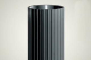 Palo Rigò Ø60 in acciaio zincato rivestito in PVC nero rigato 3mt